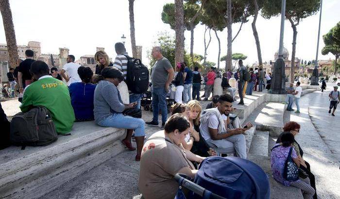 Roma, stop al presidio di migranti ai Fori imperiali