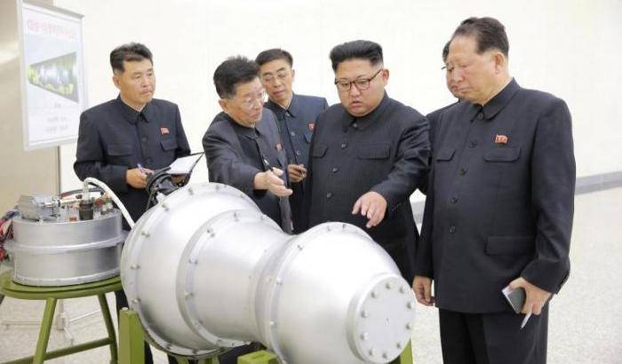 Corea del Nord, Trump avverte Kim: "Pronti ad usare l'arsenale nucleare"