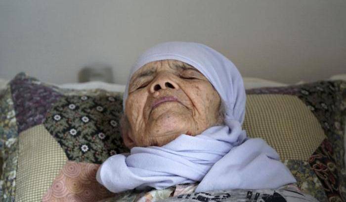 Niente asilo: la Svezia ordina la deportazione di una profuga afghana di 106 anni