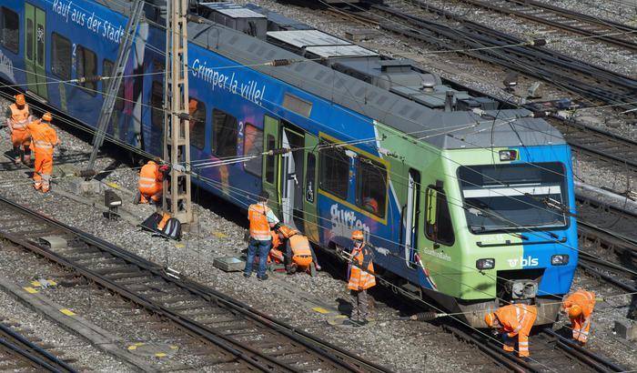 Tragedia sfiorata in Svizzera: scontro fra treni, 30 feriti