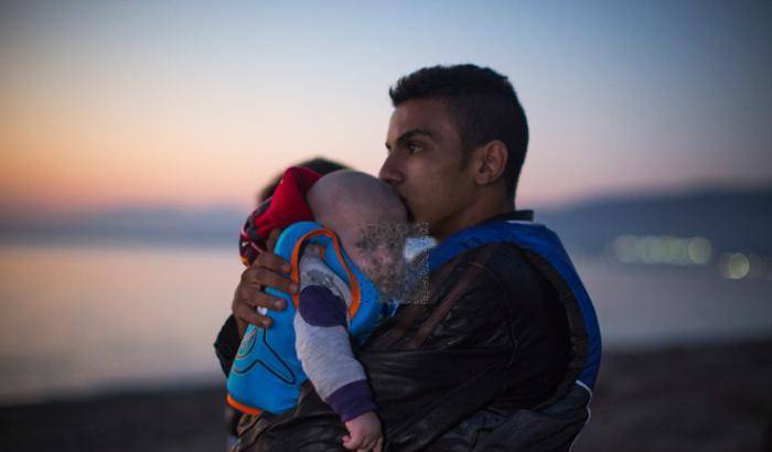 L'altra faccia terribile dell'immigrazione: bambini abusati sulla rotta del Mediterraneo