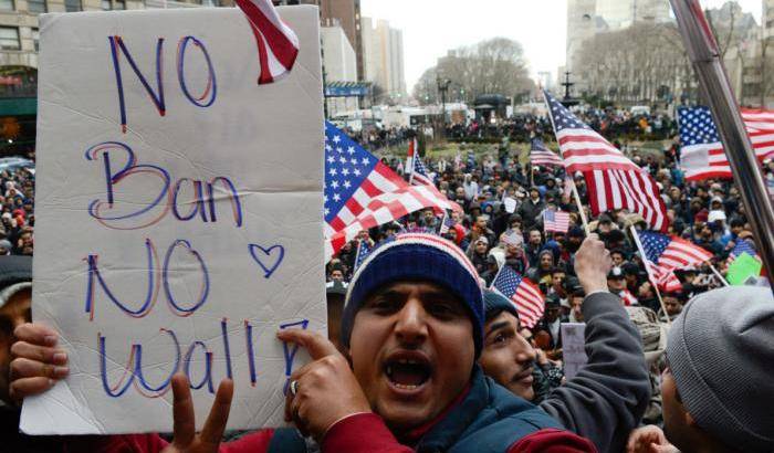La Corte Suprema dà l'ok temporaneo al muslim ban: piccola vittoria per Trump