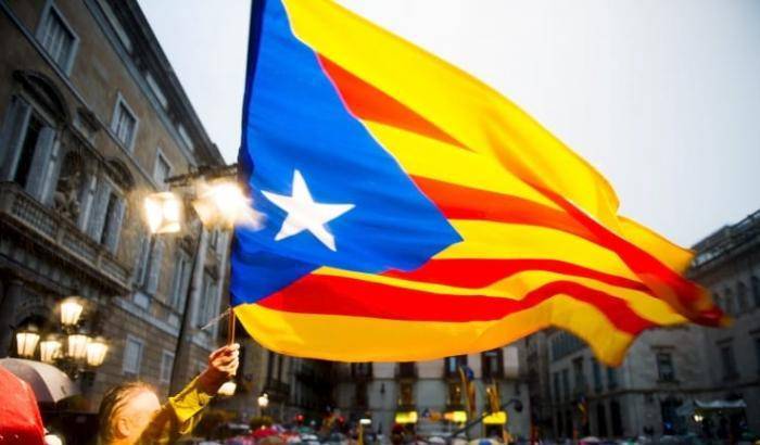 La Procura generale contro gli indipendentisti catalani: 8 anni ai sindaci che collaborano al referendum