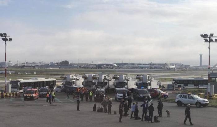 Allarme terrorismo: aereo British Airways evacuato a Parigi