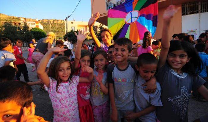 Dall'Italia alla Turchia: i murales dei bambini per abbattere le frontiere