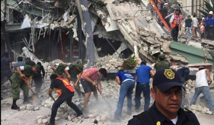 Terremoto in Messico, i volontari