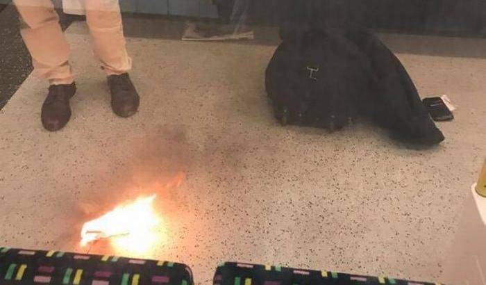Esplode un caricabatterie: panico nella metro di Londra, evacuata una stazione