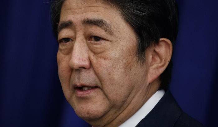 Shinzo Abe scioglie la camera bassa e va spedito verso le elezioni anticipate