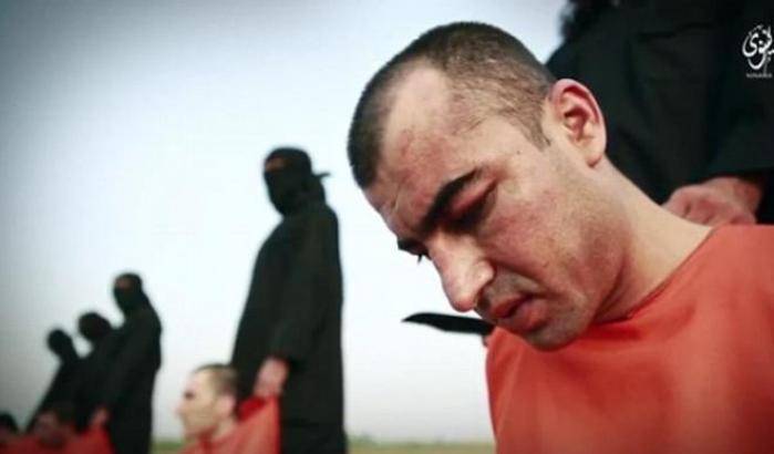 Ritrovati i corpi dei 21 cristiani decapitati dall'Isis in Libia due anni fa