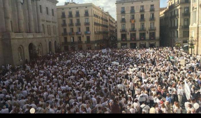 0004B1EF-i-sostenitori-del-dialogo-a-barcellona I sostenitori del dialogo a Barcellona