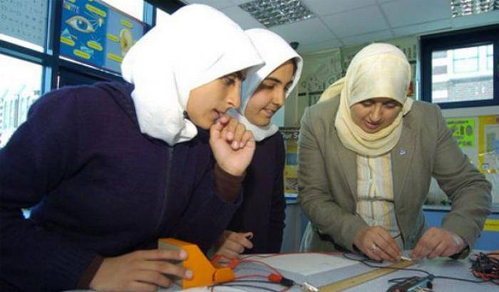 Discrimina le ragazze: l'Alta Corte condanna una scuola islamica di Birmingham