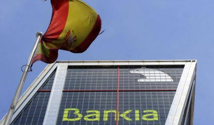 Continuano le proteste contro Madrid: "Ritirate i soldi dalle banche", è l'appello ai catalani