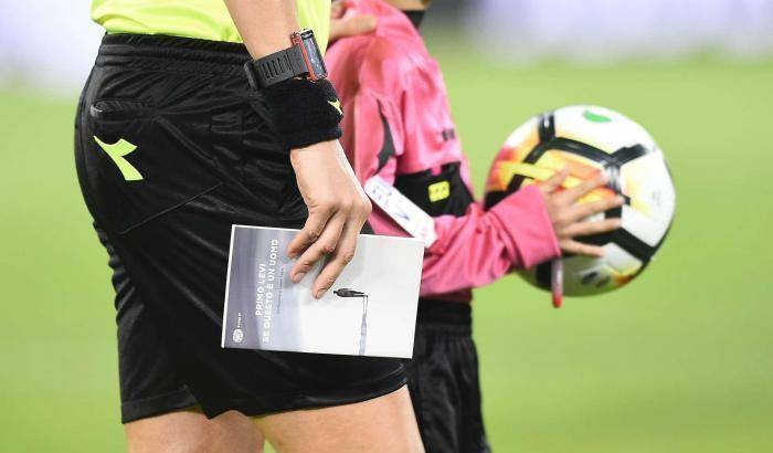 Un brano del libro di Anna Frank è stato letto prima delle partite