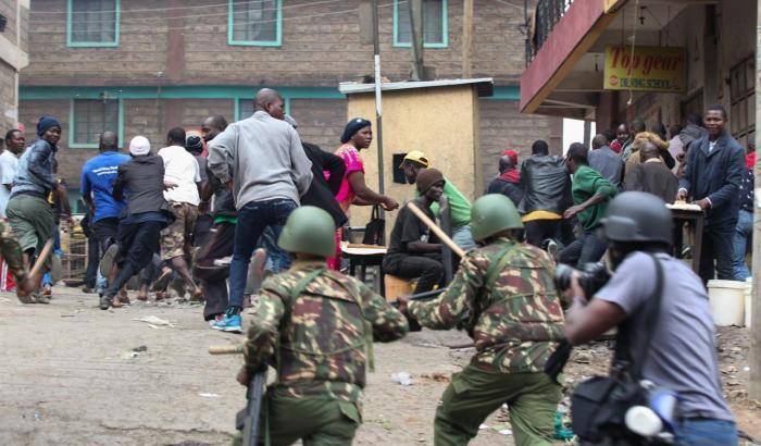 Orrore in Kenya: 60 donne stuprate dalla polizia durante le proteste