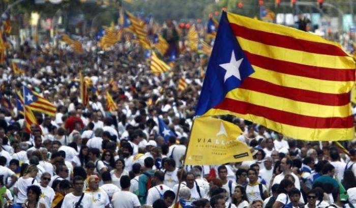 In carcere il governo Puigdemont, tutta la Catalogna scende in piazza