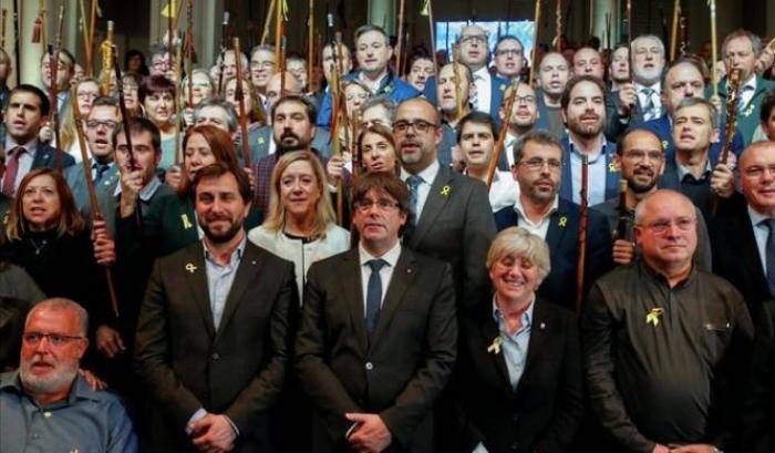 Puigdemont e i sindaci indipendentisti