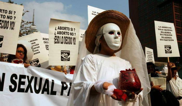 Le donne messicane in piazza a sostegno di Dafne e per il diritto ad abortire