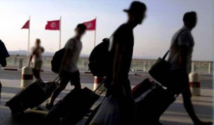 Espulsione di massa per 40 tunisini irregolari: si tratta di criminali comuni