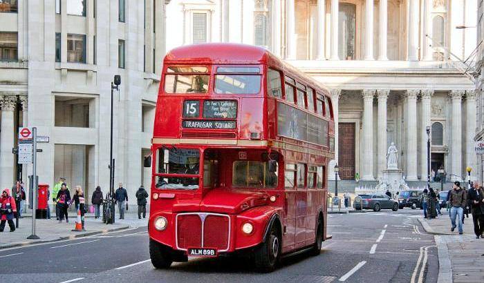 Londra ecologica: ora i bus viaggiano a caffè