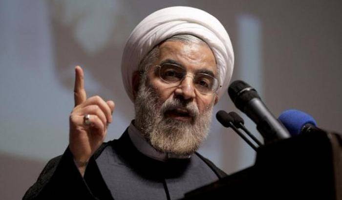 L'accusa di Rohani: "Schiacciati dalle sanzioni come gli afroamericani sotto i poliziotti"