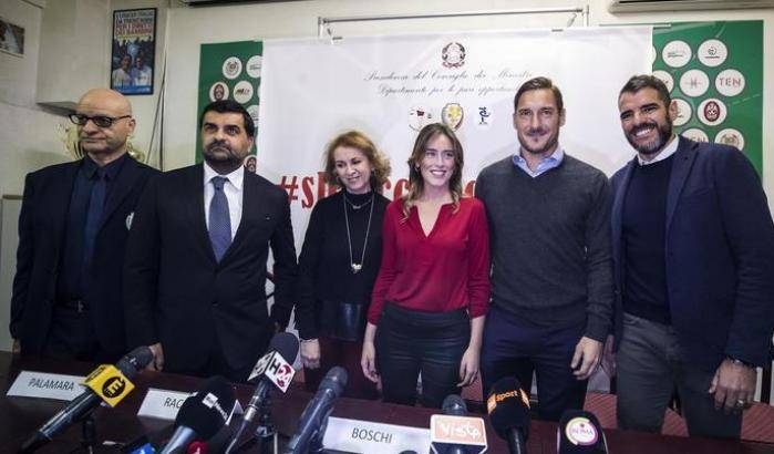 #Uncalcioallaviolenza: a Roma una partita per i diritti delle donne con Totti