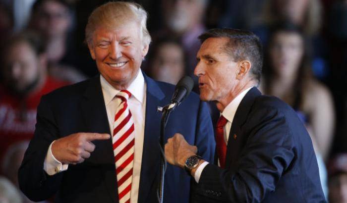 Flynn volta le spalle a Trump ed è disposto a collaborare sul Russiagate