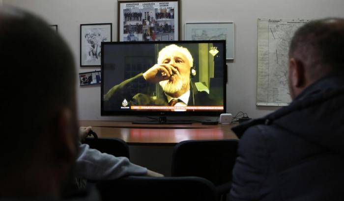 Condannato per crimini di guerra: il generale Praljak si uccide in diretta tv