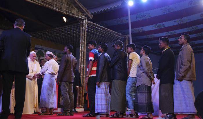 Francesco incontra Rohingya