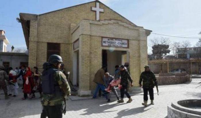 Pakistan: attentato suicida contro una chiesa cristiana, 8 morti e molti feriti