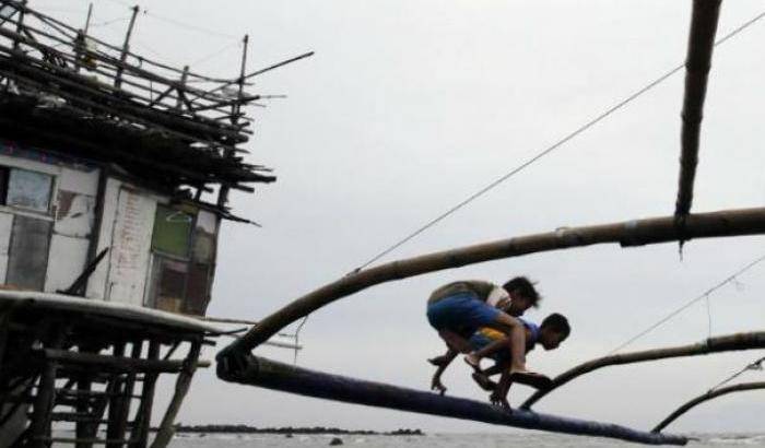 Tifone sulle Filippine: 26 morti e decine di dispersi