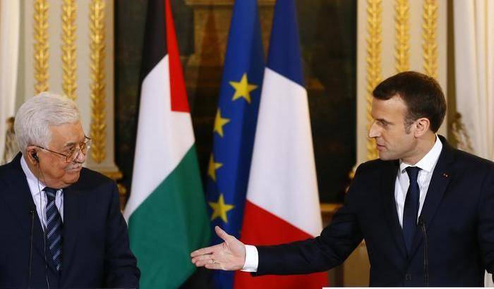 Abu Mazen a Macron: non accetteremo piani di pace dagli Usa