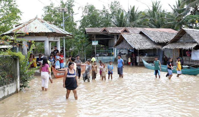 Una tempesta tropicale si abbatte sulle Filippine per Natale: oltre 130 morti
