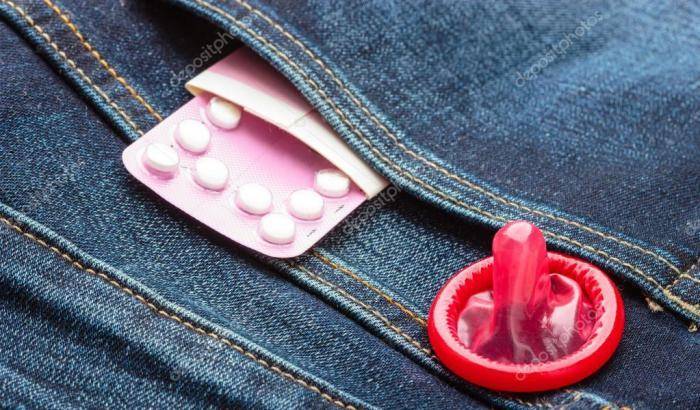 Scatta la petizione online per una procreazione responsabile: "Pillole e preservativi gratis"
