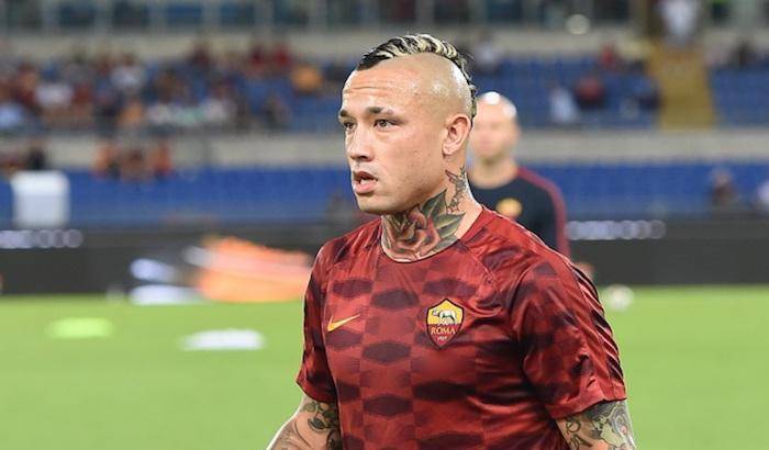 Nainggolan fuma e bestemmia su Instagram per festeggiare l'anno nuovo, bufera sui social