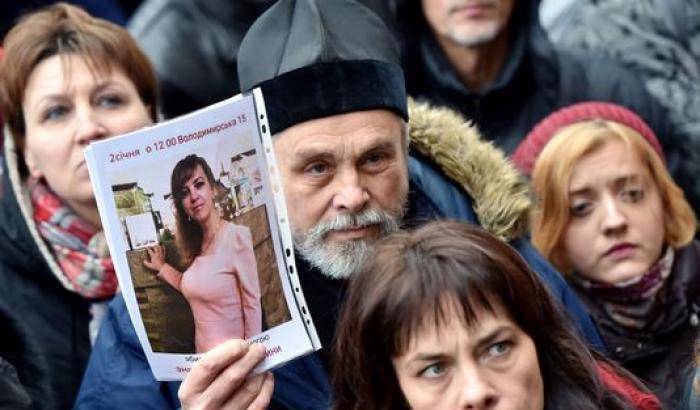 Proteste a Kiev dopo uccisione di una attivista dei diritti umani