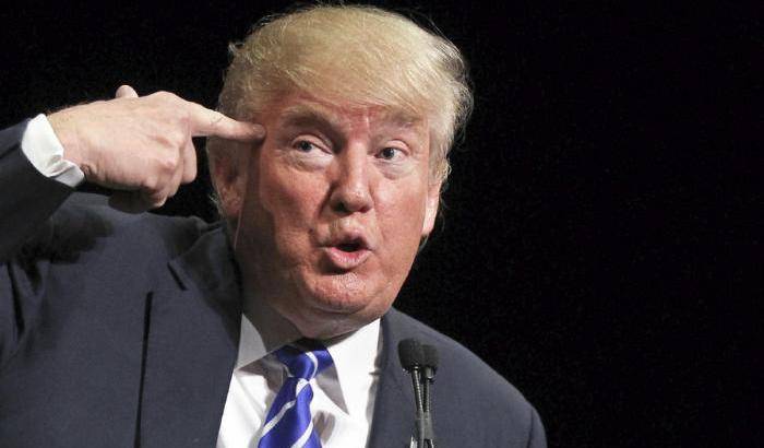 C'è il coronavirus ma Trump autorizza le case automobilistiche a inquinare di più