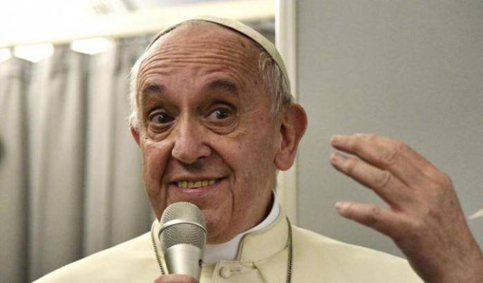 Il Papa: i migranti sono esseri umani, basta alimentare paure