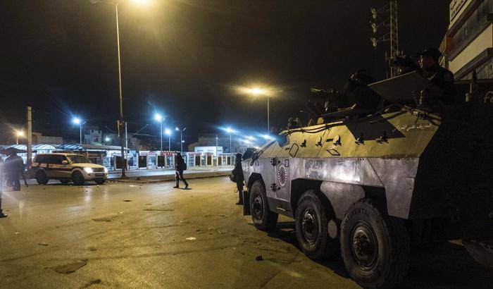 Tunisia: contro i saccheggiatori scende in campo l'esercito