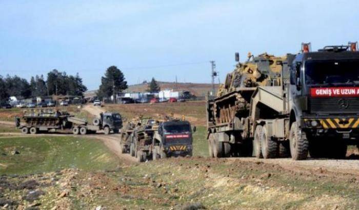 La Turchia rafforza la sua presenza al confine con la Siria