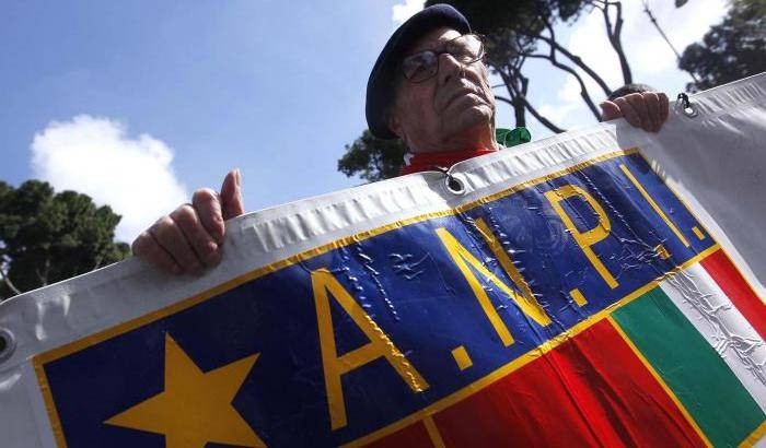 La bandiera dell'Anpi, Associazione nazionale partigiani d'Italia