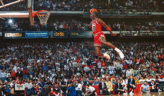 La più bella schiacciata della storia del basket, fatta da Michael Jordan 30 anni fa