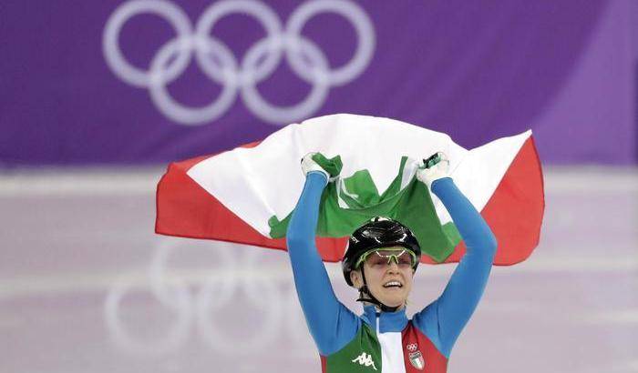Arianna Fontana vince il primo oro per l'Italia. Argento nel fondo con Pellegrino