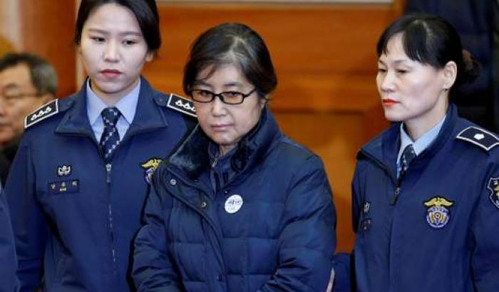 Condannata a 20 anni la confidente dell'ex presidente Park: prese soldi dai colossi industriali