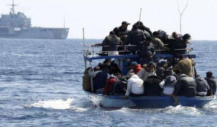 Tragedia sventata in Tunisia: migranti soccorsi mentre la barca stava affondando