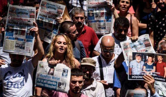 La Turchia rivendica la repressione: nessuno si permetta di giudicarci