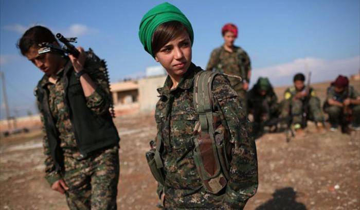 Svolta in Siria: accordo Curdi- Assad per fermare l'offensiva turca