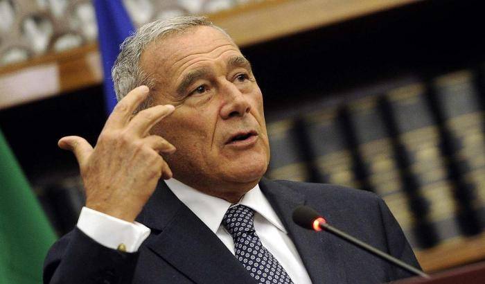 Grasso attacca il Pd: "Prodi si dovrà turare il naso per votare Casini a Bologna"