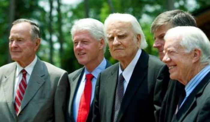Billy Graham, al centro, con Bush sr, Clinton e Carter