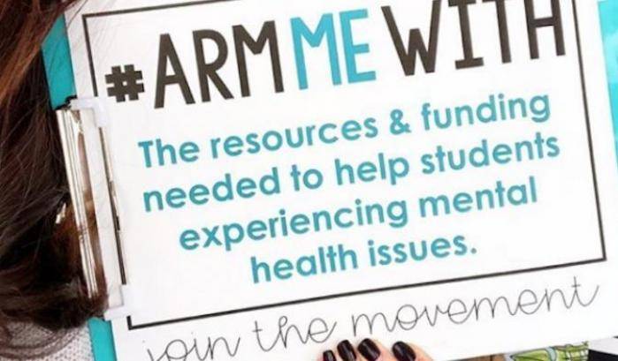 Un cartello del Movimento #ArmMeWith