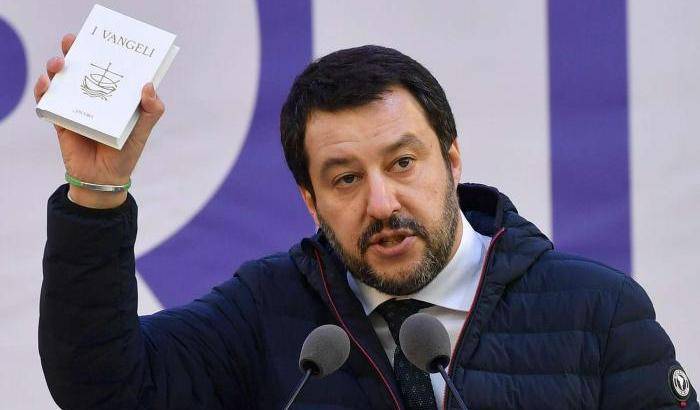0004D326-salvini-con-il-vangelo Salvini con il Vangelo